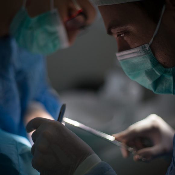 Cirurgia Oral e Implantologia Cirurgia Oral e Implantologia