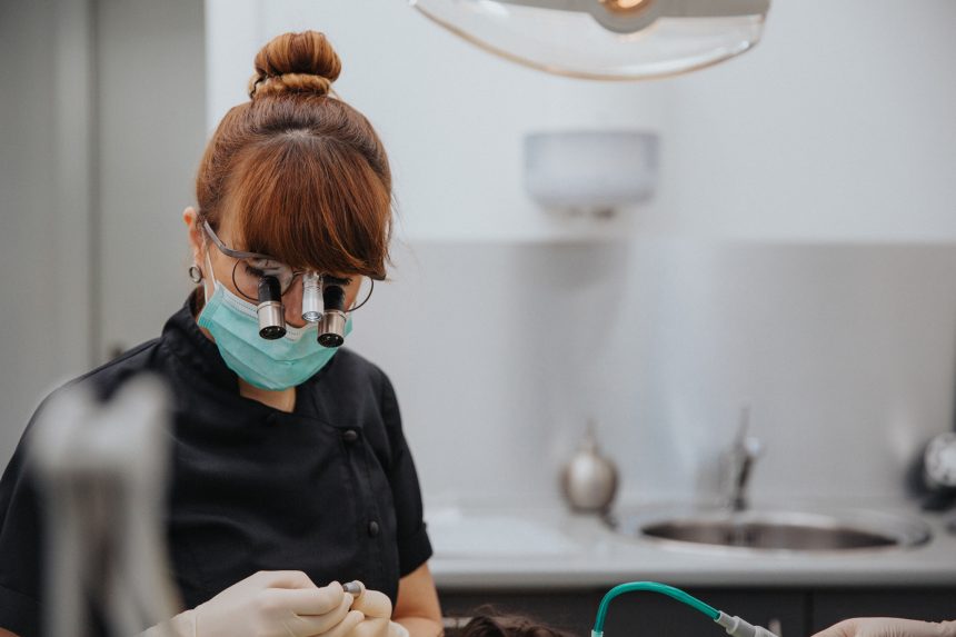 Reabilitação oral contemporânea – Facetas dentárias – Digital smile design (DSD)